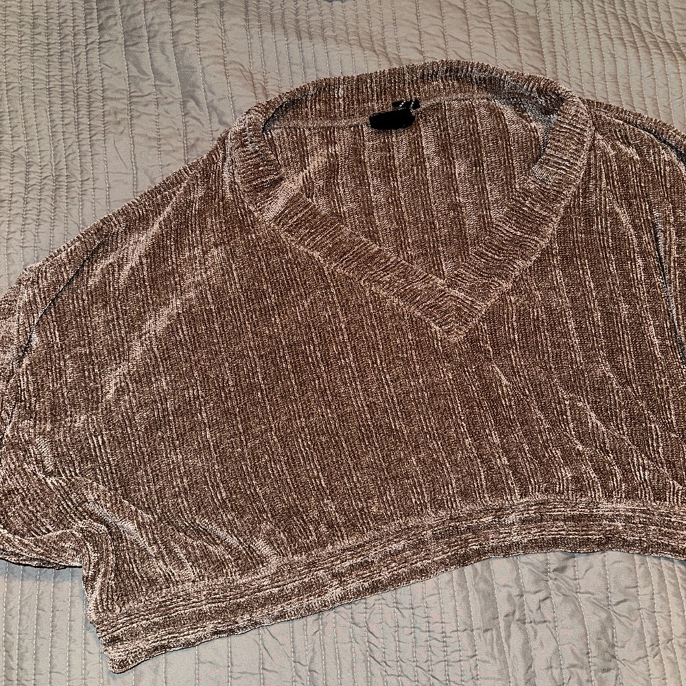 Urban Outfittera slouchy relaxed boxy V-Neck Sweater